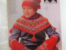 Eeva neule 1983 nr 7, katso sisältö kuvista tarkemmin.