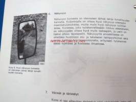 Volvo BM Maansiirtodumpperit ja maastoalustat tuotetietokansio konemyyjille 1973, sisältää tietoa malleista, mottoreista, voimansiirrosta, varusteista,
