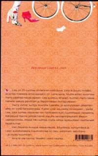 Onnellinen kotirouva, 2002. &quot;Olen onnellinen kotirouva. Minulla on kaikkea mitä ihminen voi toivoa.”  Näin ajattelee 31-vuotias Lea, jonka mielestä