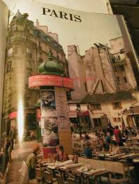 PARIS