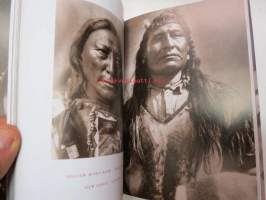 Native americans - Die Indianer Nordamerikas - Les indies d´Amérique du nord (amerikan intiaanit)