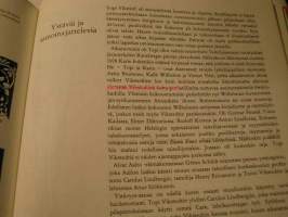 Kolmipäinen koira, Topi Vikstedt, 1920-luvun taiteilija ja hänen maailmansa