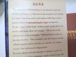 A circle of nations - Voices and visions of American indians - Nort American native writers &amp; photographers