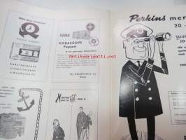 Purje ja Moottori 1962 nr 9 lokakuu, sis. mm. seur. artikkelit / kuvat / mainokset; Joukkuepurjehdus, Mikä Sinisiivessä on vikana?Perämoottorin säädöt,