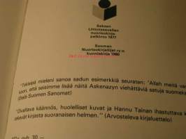Siinä maassa kultainen kilpikonna tanssii kuutamossa