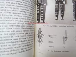 Nuoriso askartelee 2 - Veistotöitä