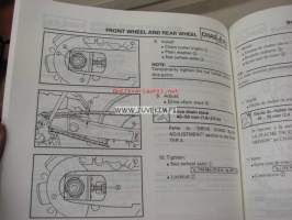 Yamaha WR400F(K) owner´s service manual -käyttäjän huolto-ohjekirja englanniksi
