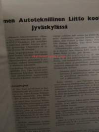Suomen Autolehti 1961 nr 4, sis. mm. seur. artikkelit / kuvat / mainokset; Kannessa Kuormakone Oy 17.500 nummi-kippi, Levacar-pintaliitäjä Bilia:n vetonumerona,