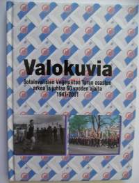 Kuvia Sotainvalidien veljesliiton Turun osaston arjesta ja juhlasta osaston 60-vuotiselta taipaleelta 1941-2001.