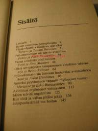 TAHDON .KUUSI AVIOPARIA KERTOO AVIOLIITTONSA MYÖTÄ-JA VASTOINKÄYMISISTÄ