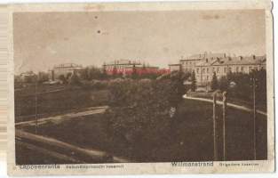 Lappeenranta Ratsuväkiprikaatin kasarmit   - paikkakuntapostikortti kulkenut 1928 merkki pois