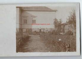Pihapiiri   / valokuva   postikortti kulkenut 1907