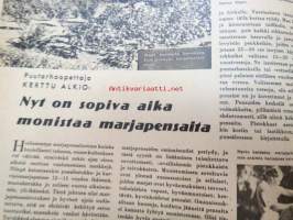 Kotiliesi 1941 nr 16 elokuu II sis. mm. seur. artikkelit / kuvat / mainokset; Kansikuvitus Martta Wendelin, Pellavaliina teko-ohje sivulla 2, Kamppailujen kesän