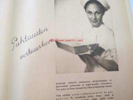 Kotiliesi 1941 nr 16 elokuu II sis. mm. seur. artikkelit / kuvat / mainokset; Kansikuvitus Martta Wendelin, Pellavaliina teko-ohje sivulla 2, Kamppailujen kesän