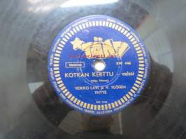 Tähti RW 446 Veikko Lavi - Kotkan Kerttu / Puustisen muorin kuppilassa -savikiekkoäänilevy, 78 rpm