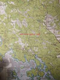 Ympyröiltä johtajuuteen. RUK 80 vuotta 1920-2000 - Reserviupseerikoulun juhlakirja