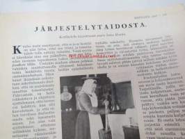 Kotiliesi 1927 nr 17, syyskuu I, 1.9.1927, sis. mm. seur. artikkelit / kuvat / mainokset; Kansikuvitus Aarno Karimo (Mökki Raja-Karjalassa), Fazer Kultakaramelli,