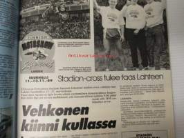 Vauhdin maailma 1989 nr 11 - mm. Formula 1 Monza - Estoril - Jerez GP JJ mukana, VW Polo ahtimella, Ralli-MM Argentiina - San Remo, Corvette-Ferrari Don Johnsonin