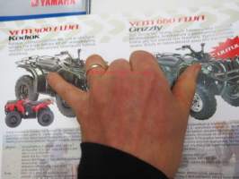 Yamaha ATV mallisto ja tarvikkeet 2001/2002 -myyntiesite