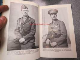 Miljonernas marsch - Folkvandringarna 1940-41 - Gångfrämjandets årsbok 1942 - En särskild upplaga 300 exemplar / nummer 30 -erikoissidos, numeroitu, käsittelee