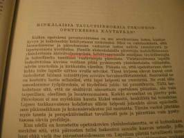 Raamatunhistoriaa valkoliitupiirroksina