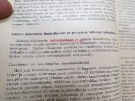 Väinö Tanner puolustautuu