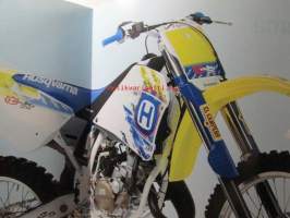 Husqvarna malliesite - Moottoripyörä myyntiesite