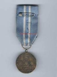 A Ahlström Oy,   työansiomitali hopeaa X6=1951