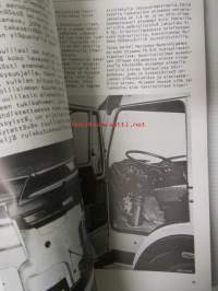 Mercedes-Benz Uudet kuorma-autotyypit 1979, huoltotöiden johdantovihko, katso kuvista sisältö tarkemmin