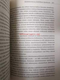 Salaperäinen miinus - Puheenvuro puheenvuoro ihmiskäsityskeskusteluun