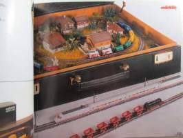 MÄRKLIN Med Datoranslutning 1985/86 SV - tuoteluettelo