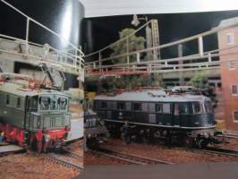 MÄRKLIN Samlat utbud/Samlet program 1992/93 SV-DK - tuoteluettelo