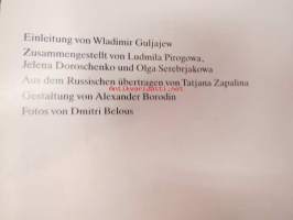 Russische Lackminiaturen - Fedoskino, Palec, Mstera, Cholui -venäläisiä miniatyyrilakkamaalauksia, runsas kuvitus