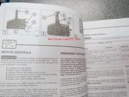 OMC 60/70 EL, TL, TX, 65 WMLE outboard käyttöohjekirja kielillä; englanti, espanja, ranska, portugali -operator´s manual in french, portuguese, englis, spanish