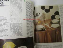 Avotakka 1973 nr 7 sis. mm. seur. artikkelit / kuvat / mainokset; Tenniskenttä päivässä, Kesä &amp; pakastaminen, Arkkitehti Tapani Isotupa ja graafinen