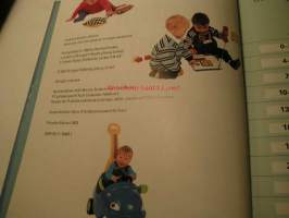 Pienten puhetta, 2003. Kielen kehitys eleistä sanoiksi.  Opi ymmärtämään lapsen eleitä, ilmeitä, jokellusta, sanoja, itkua, naurua, kiukuttelua, ujostelua,