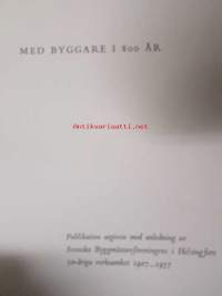 Med byggare i 800 år