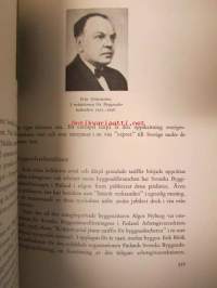 Med byggare i 800 år