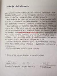 Alivaltiosihteeri - Virallisuus humanum est