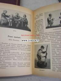 Kansanvalistusseuran Kalenteri 1928, sis. runsaasti mainoksia, artikkeleita, tilastotietoa, rautateitten ja postin kulku, virkamiehistö, puolueet,