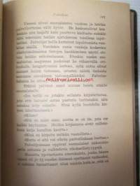 Krestyn ristikkojen takaa - Kuvauksia Pietarin vankiloista