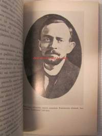 Otto Wille Kuusinen - Poliittinen elämäkerta