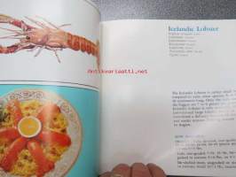Icelandic fish products -esite, jossa kuvattuna tyypillisiä saaliskaloja ja niistä tehtyjä ruokia, englanninkielinen