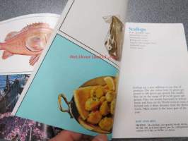 Icelandic fish products -esite, jossa kuvattuna tyypillisiä saaliskaloja ja niistä tehtyjä ruokia, englanninkielinen