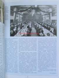 Tasavallan presidentit Svinhufvud ja Kallio - Murrosten ja kasvun vuodet 1931+1940 - Juhlapainos