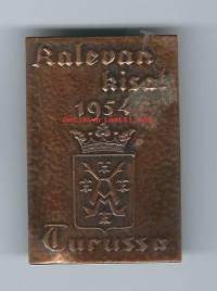 Kalevan Kisat Turussa 1954  - lukkoneulamerkki  rintamerkki 50x35 mm