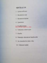 Kymco Spacer 125 cc 4 - T, 50 cc 2 - T -käyttäjän käsikirja