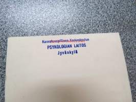 Testikorttipari hahmotukseen - &quot;Kasvatusopillisen Korkeakoulun Psykologian laitos, Jyväskylä&quot; -leimattu