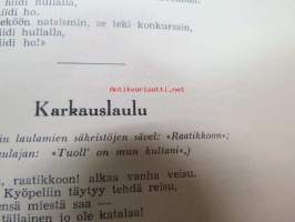 Reino Helismaa Daiga-Daiga-Duu sekä 12 muuta ratkiriemullista kuplettia