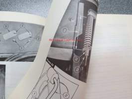 Massey-Ferguson 105 paalain - paalaimen käyttöohjekirja / baler instruction book in finnish